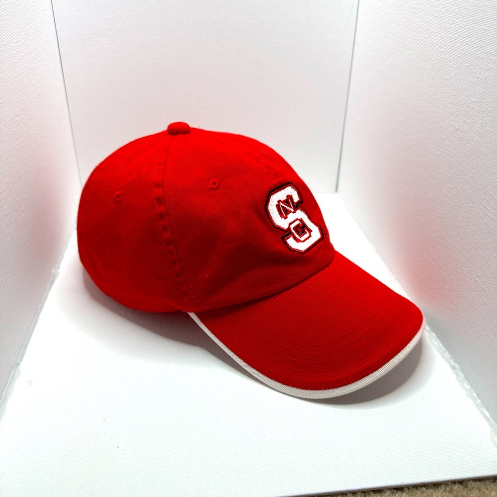 SIGNATURES • NC State Wolfpack Baseball Cap Collegiate Licensed OS